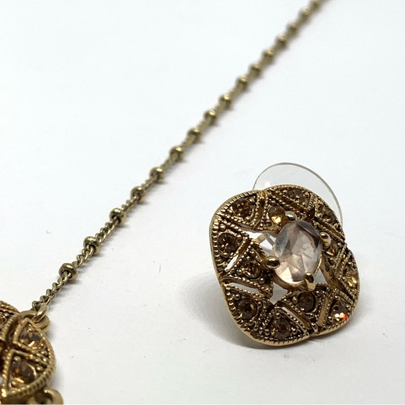 Vintage signed monet gold tone peach rhinestone necklace and earring set - Picture 4 of 6